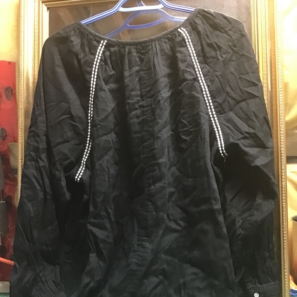 BNWT Old Navy boho embroidered blouse - Picture 3 of 4